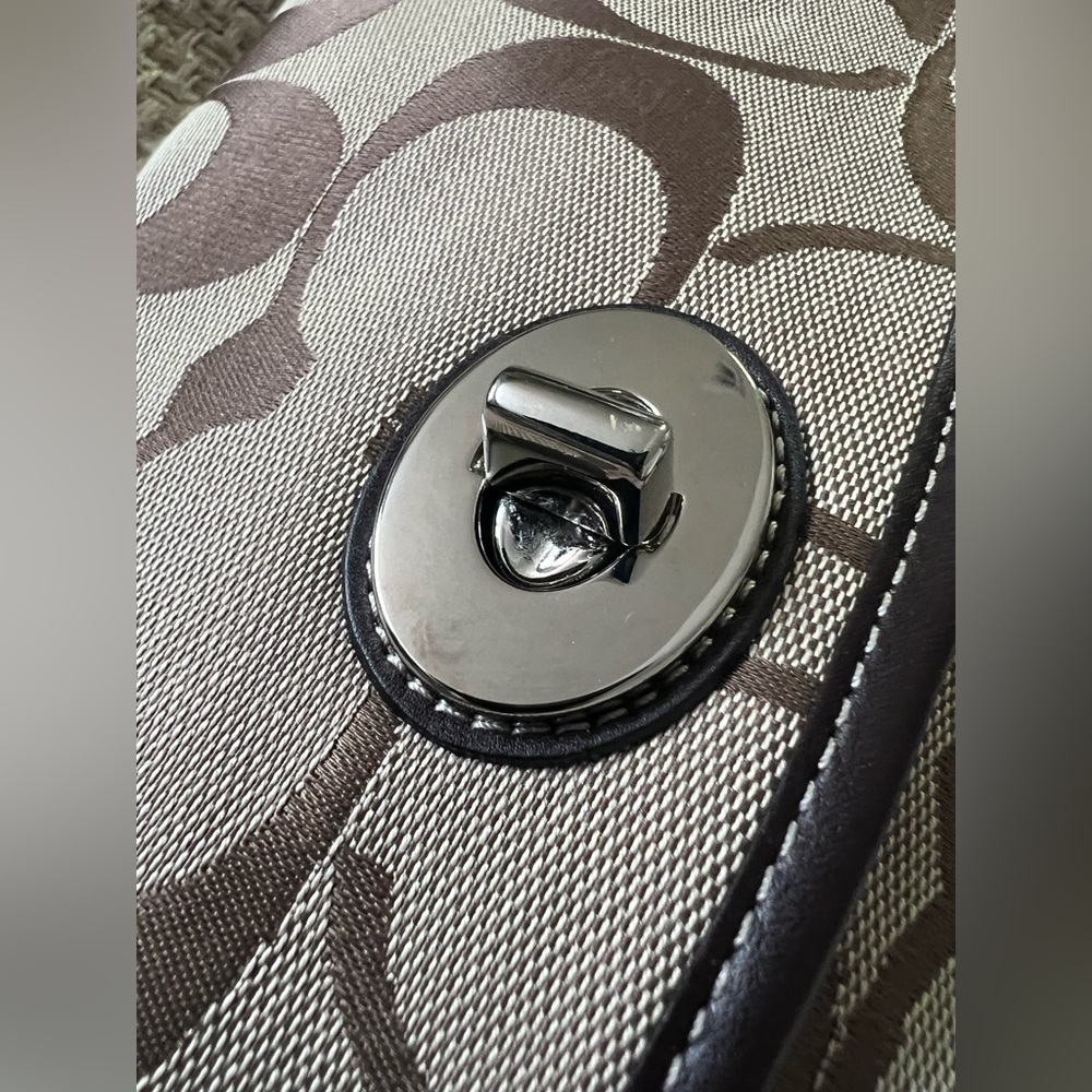 Coach bag. - Picture 5 of 7